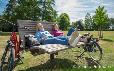 Frauen auf Kurparksofa © Sandra Püttmann.jpg