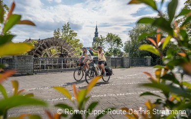 Radfahren am Mühlrad © Römer-Lippe-Route Dennis Stratmann