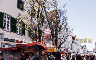 Innenstadt mit Crepe Bude