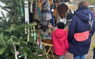 Stände beim Weihnachtsmarkt in Bad Waldliesborn