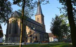 LIPPETAL Kirche Lippborg von hinten.jpg