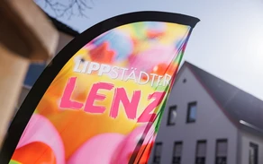 Beachflag mit Schriftzug "Lenz"