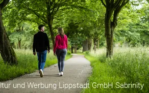 Zu Fuß an der Burgruine