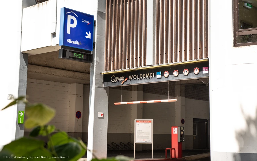 Parkhaus_Woldemei_(c) KWL Kultur und Werbung Lippstadt GmbH Pro-t-in GmbH (1).jpg