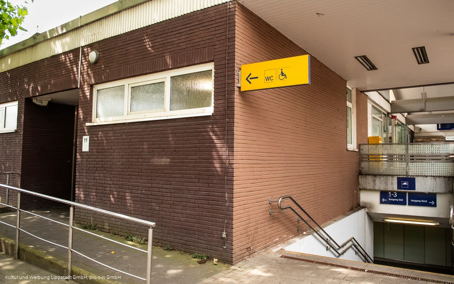 Öffentliche_Toilette_Bahnhof_Lippstadt_(c) KWL Kultur und Werbung Lippstadt GmbH Pro-t-in GbmH (1).jpg