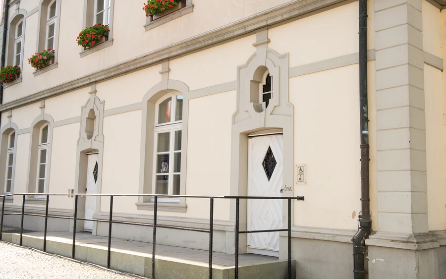 Öffentliche_Toilette_Rathaus_(c) KWL Kultur und Werbung Lippstadt GmbH Pro-t-in GmbH (2).jpg