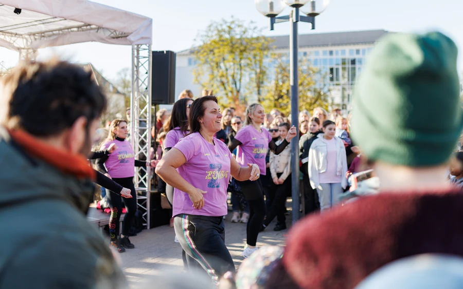 Tanzprogramm beim Lenz