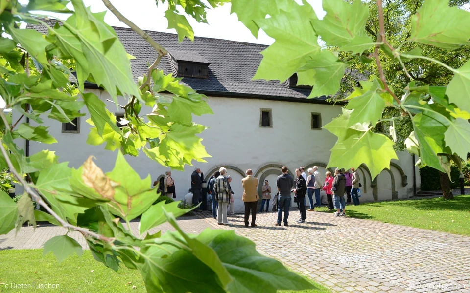 Stadtfuehrung-1-c-Dieter-Tuschen
