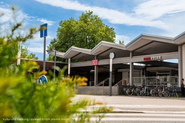 Bahnhof_Lippstadt_(c) KWL Kultur und Werbung Lippstadt GmbH Pro-t-in GmbH (2).jpg