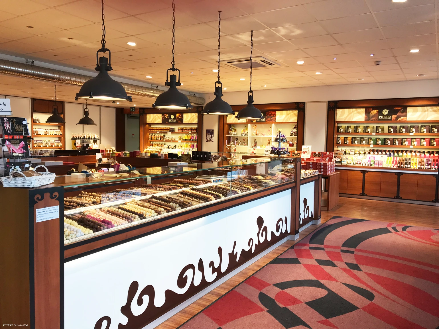 Pralinen Shop in der PETERS SchokoWelt Pralinen Shop in der PETERS SchokoWelt