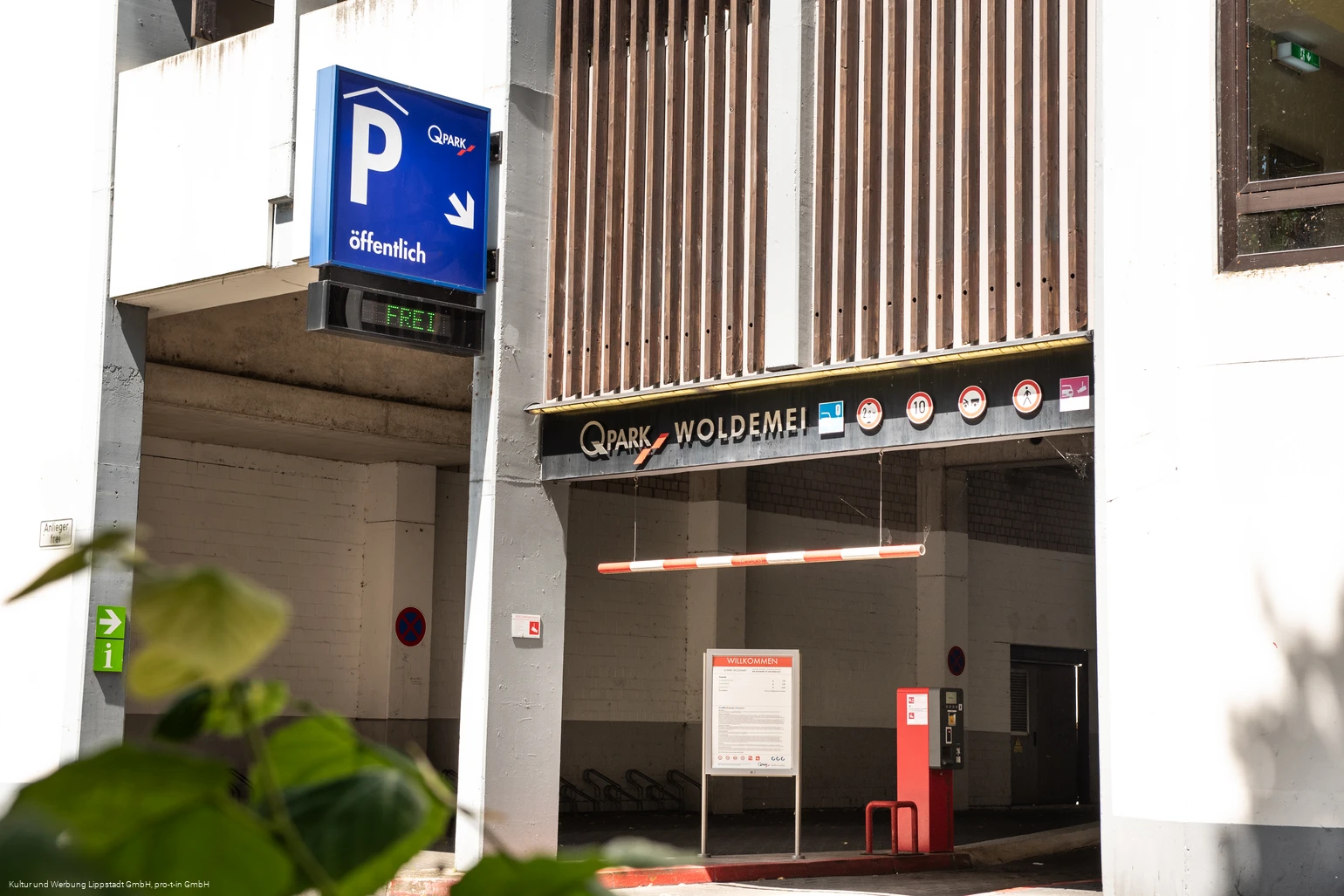 Parkhaus_Woldemei_(c) KWL Kultur und Werbung Lippstadt GmbH Pro-t-in GmbH (1).jpg