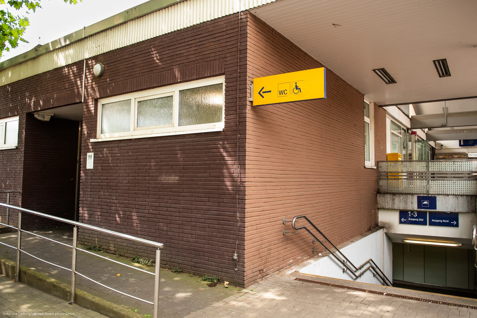 Öffentliche_Toilette_Bahnhof_Lippstadt_(c) KWL Kultur und Werbung Lippstadt GmbH Pro-t-in GbmH (1).jpg
