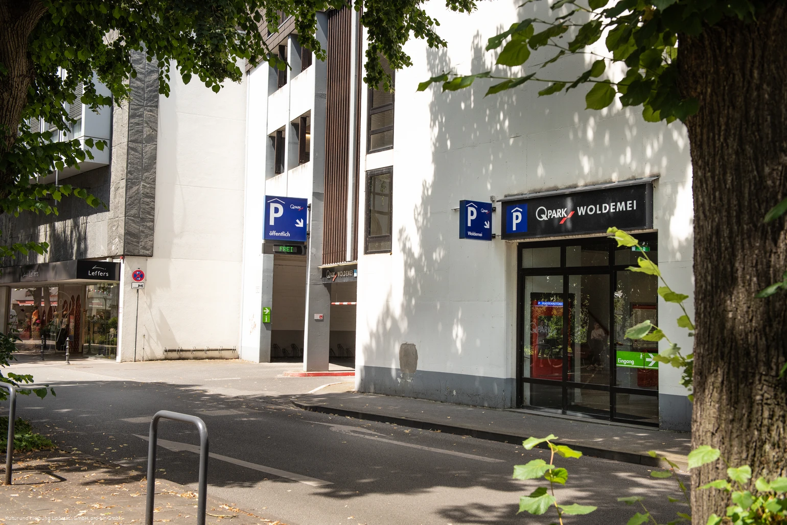 Parkhaus_Woldemei_(c) KWL Kultur und Werbung Lippstadt GmbH Pro-t-in GmbH (2).jpg