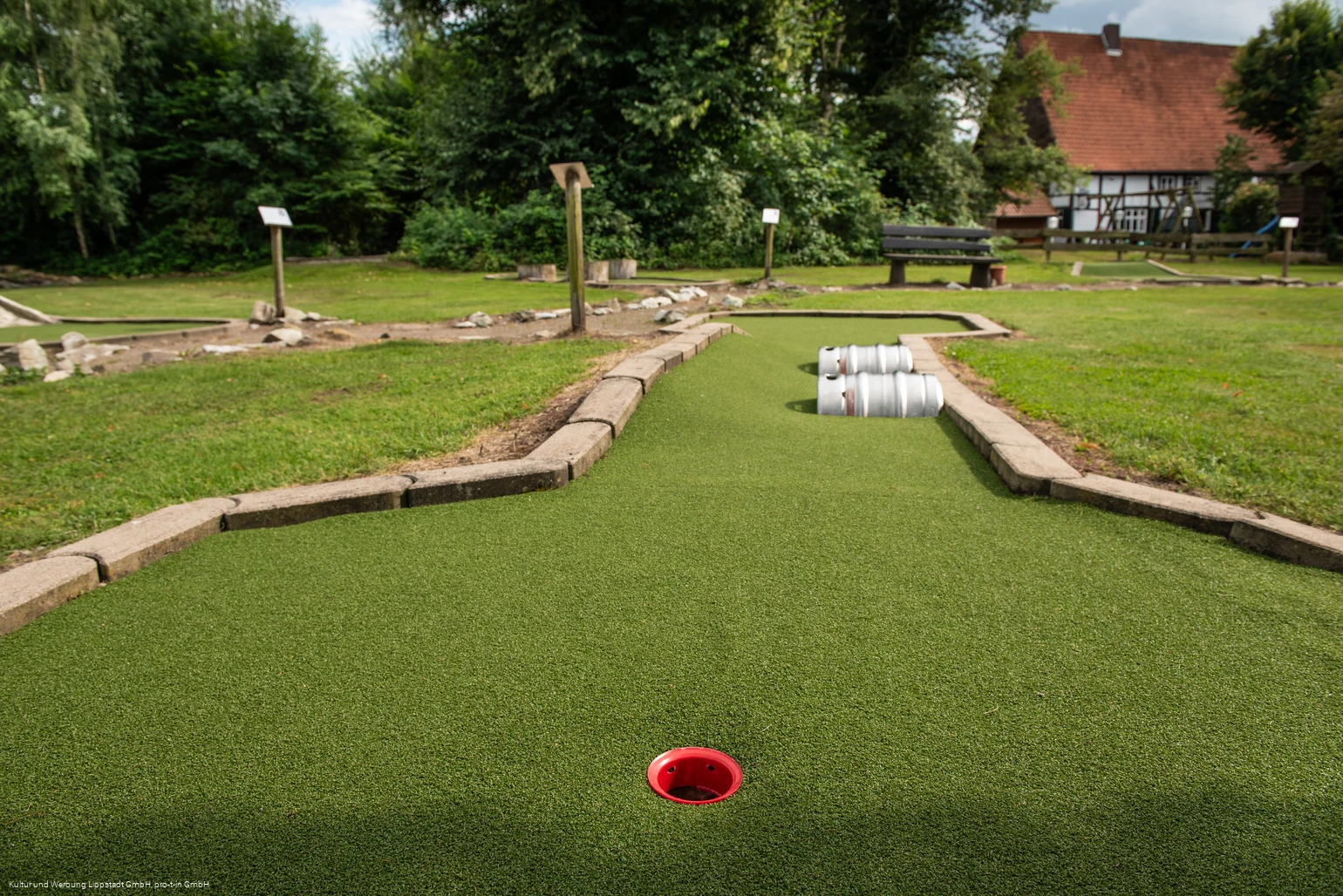 Minigolf Loesmann auf der Heide (c) KWL Kultur und Werbung Lippstadt GmbH Pro-t-in GmbH (2).jpg