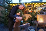 Schmieden für Kinder auf dem Weihnachtsmarkt in Lippstadt