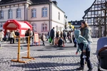 Spiele für Kinder am Rathaus