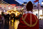 Der Nikolaus zu Besuch auf dem Weihnachtsmarkt in Lippstadt