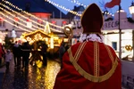 Der Nikolaus zu Besuch auf dem Weihnachtsmarkt in Lippstadt